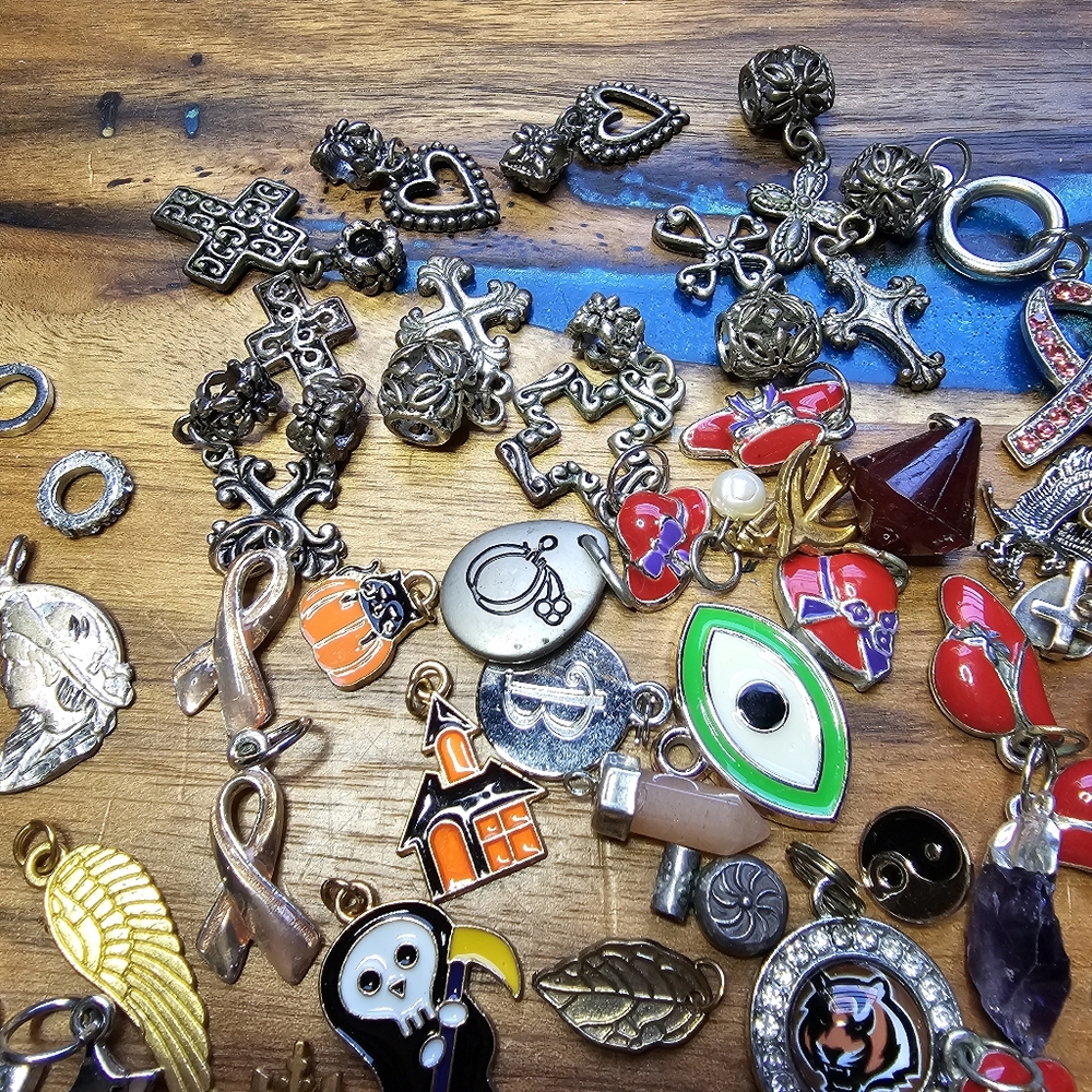 Small Pendants And Charms Lot For Necklaces Or Bracelets Jewelry Making Crafting - Picture 7 of 14
